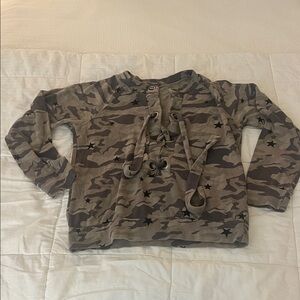 Monrow Camouflage Star Lace-Up Hoodie